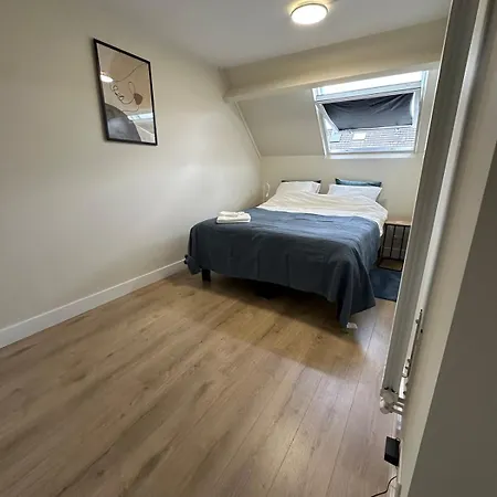 Veerman 10 In Spijk - Metro Holiday home Spijkenisse