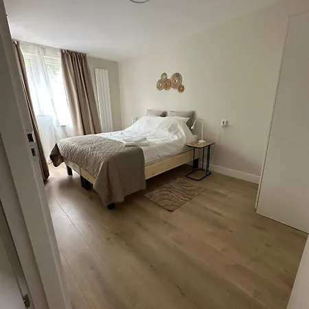 Veerman 10 In Spijk - Metro Holiday home