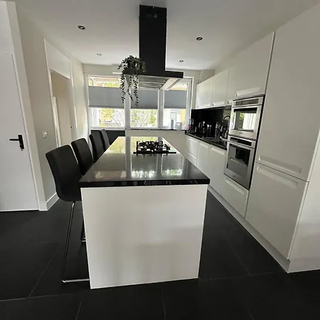Holiday home Veerman 10 In Spijk - Metro Spijkenisse
